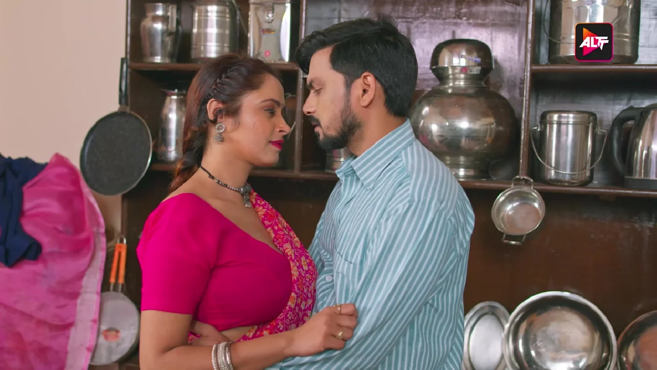 Utha Patak S04 E14-15 AltBalaji